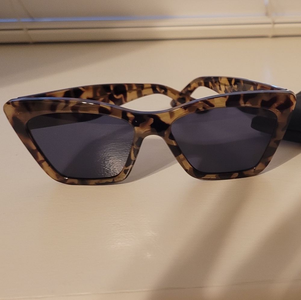 Carve Leopard Print Women's Sunglasses - new w/o tags, case included